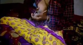 Tamil tante ' s Grote borsten stuiteren in een stomende video 8 min 20 sec