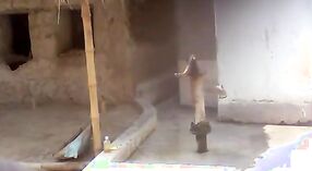 ChesのTirunelveliのバスルームセックスビデオ、彼女の大きなおっぱいをフィーチャーした 4 分 40 秒