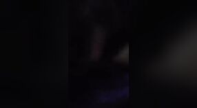 Video seks tamil yang indah menampilkan Bobby Chaz dari Selatan di desa Salem Annie 0 min 0 sec