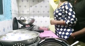 Mashinichi und ihr Partner nehmen an einer dampfenden Küchenbegegnung teil 4 min 20 s
