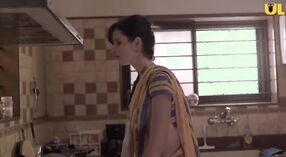 इंडियन लेडी कोलुंडन तिच्या मेव्हण्यासह खोडकर बनते 3 मिन 20 सेकंद