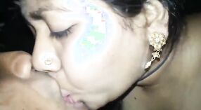 Video Catur seorang Wanita Tamil dengan Payudara Besar 2 min 40 sec