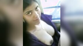 Gadis perguruan tinggi Tamil menjadi liar dalam video seks di luar ruangan 0 min 0 sec