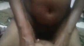 Rijpere tamil aunty Salem kreunt in plezier tijdens haar man ' s rest 3 min 10 sec