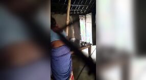 Istri Tamil menipu suaminya dengan pria lain dalam video catur panas 0 min 0 sec