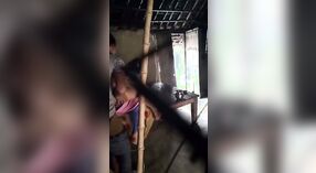 Esposa tamil engaña a su marido con otro hombre en un video de ajedrez caliente 1 mín. 00 sec