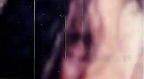 Chaz Moway ' s groot borsten zijn op volledig display in deze tamil seks film 4 min 10 sec