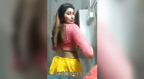 Vídeo de xadrez: lindas garotas Tamil na cena super Sexy de Villake Menaminiki 0 minuto 0 SEC