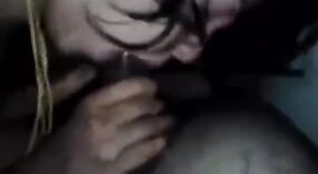 两个男人在哥印拜陀的超级性爱视频中亲吻和下棋 1 敏 20 sec