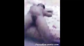 कान्चेपुरमच्या मोठ्या आंटीचा एक्सएनएक्सएक्स व्हिडिओ fucked 3 मिन 20 सेकंद