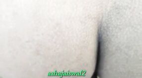 Tamil Ciocia prawdziwy seks wideo w niebieski Sari Villake 3 / min 00 sec