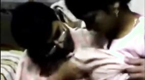 Güzel tamil seks video featuring father öpme kız ve breast oyun 0 dakika 50 saniyelik