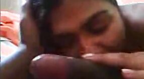 فيديو جنسي هندي حقيقي يعرض فتاة تاميل في ملابس عارية 4 دقيقة 20 ثانية