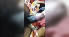Uma tia Tamil é fodida pelo marido neste vídeo quente 3 minuto 40 SEC