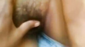 Europäischer Teenager mit prallen Brüsten in Vellore küsst Chas in neuem Video 3 min 50 s