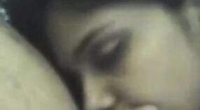 Sluit je ogen en geniet van de aanblik van een mooie Tamil seks video featuring Sabum Da KoTZE 0 min 30 sec