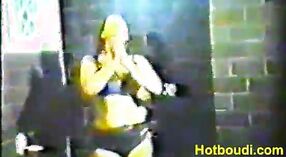 Cơ thể trần truồng của Shaquila bị đập trong video Shitty này 9 tối thiểu 40 sn
