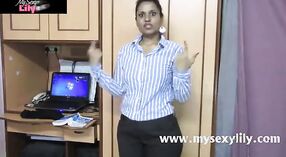 Tamilska Gwiazda porno Lilly daje zmysłowy sex Oralny synowi w tym ekscytującym filmie 0 / min 0 sec