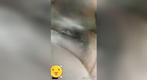 सुंदर तमिळ आंटीचा हॉट सेक्स व्हिडिओ - एक अश्लील चित्रपट 1 मिन 20 सेकंद