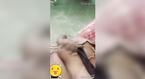 خوبصورت تامل چاچی کی گرم ، شہوت انگیز جنسی ویڈیو-ایک فحش فلم 2 کم از کم 00 سیکنڈ