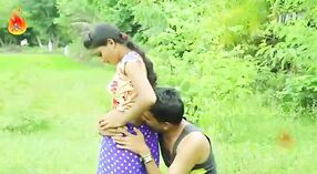 Một Video Khiêu Dâm Nam Ấn Độ Có Một Cô gái và Một Cậu Bé Đồng quê 2 tối thiểu 20 sn