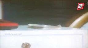 பெரிய புண்டை கொண்ட டைட்டன் நடிகை சூடான செக்ஸ் காட்சியில் முழங்கால்களில் இறங்குகிறார் 1 நிமிடம் 00 நொடி