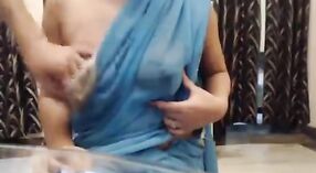 Bir sari Hintli kadın samimi olur Olgun porno video 9 dakika 20 saniyelik