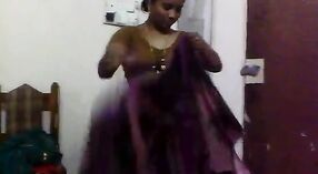 Beautiful Tamil Aunty with Big Boobs in HD Porn Video 3 min 00 sec