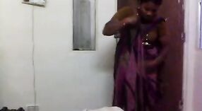 Hermosa Tía Tamil con Grandes Tetas en Video Porno HD 4 mín. 20 sec