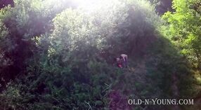 Tamil Outdoor seks Video: ouder Man in Actie 2 min 20 sec