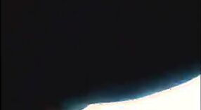 தென்னிந்திய செக்ஸ் வீடியோ ஒரு சூடான முத்த அமர்வைக் கொண்டுள்ளது 2 நிமிடம் 20 நொடி