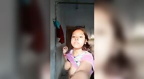 Gadis désa Desi karo amba susu pipis ing kamera 0 min 0 sec