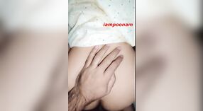 Sesi langsung beruap Dehati Bhabhi di depan kamera 1 min 20 sec