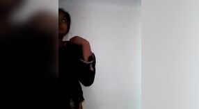 Sexe hardcore au village avec une villageoise indienne 2 minute 00 sec