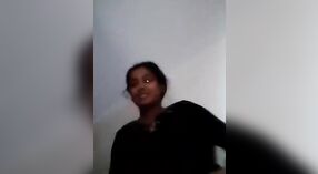 Sexe hardcore au village avec une villageoise indienne 3 minute 00 sec