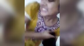 Sexe hardcore au village avec une villageoise indienne 1 minute 10 sec