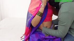 Un video musicale cattivo con una bella moglie del villaggio indiano 0 min 0 sec