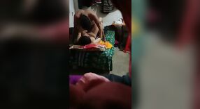 Un couple du village de Bangla explore ses désirs sexuels devant une caméra cachée 0 minute 30 sec