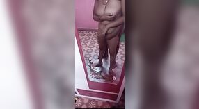 தேசி கிராம பாபி நிர்வாணமாகி தனது சொந்த வீட்டில் உடலுறவு கொள்கிறார் 0 நிமிடம் 0 நொடி