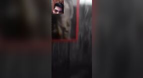 Mujer madura con coño peludo de pueblo se burla de su amante en un video de VKontakte 0 mín. 30 sec