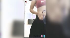 Bhabhi từ làng cho một blowjob nóng và được bao phủ trong kiêm 6 tối thiểu 20 sn