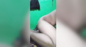 Desi Village Girl Se Fait Pilonner La Chatte dans une Vidéo Hardcore 3 minute 10 sec