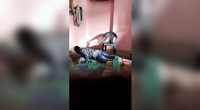 Desi village bhabhi menipu suaminya dengan kekasih kulit hitam dengan pantat besar 0 min 40 sec