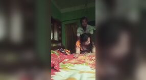 Bangla village sexo con Dehati Bhabhi y su vecino en estilo perrito 1 mín. 00 sec