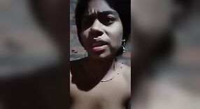 Pertunjukan MMC Telanjang Bhabhi Desa Desi 1 min 20 sec