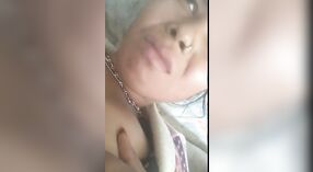 Bihari Aldeia esposa se entrega ao sexo ao ar livre com MMC 2 minuto 20 SEC