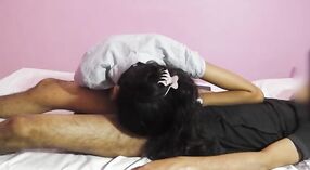 Desi Dorfmädchen Gibt einen Sinnlichen Blowjob 4 min 00 s