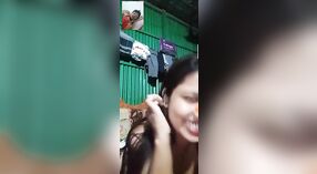 Desi cô gái ' s sexy âm đạo và ngực trên display trong video 1 tối thiểu 30 sn