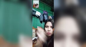 Desi cô gái ' s sexy âm đạo và ngực trên display trong video 1 tối thiểu 40 sn