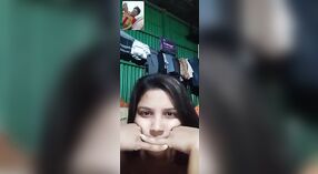 Vagina dan payudara seksi gadis Desi dipajang di video 0 min 0 sec